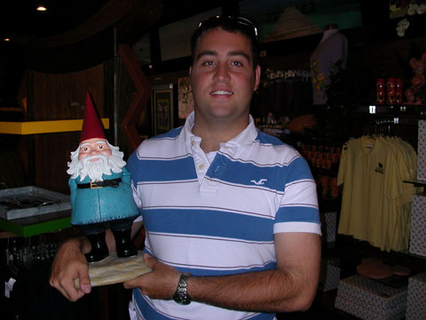 Tom meets the Travelocity Roaming Gnome